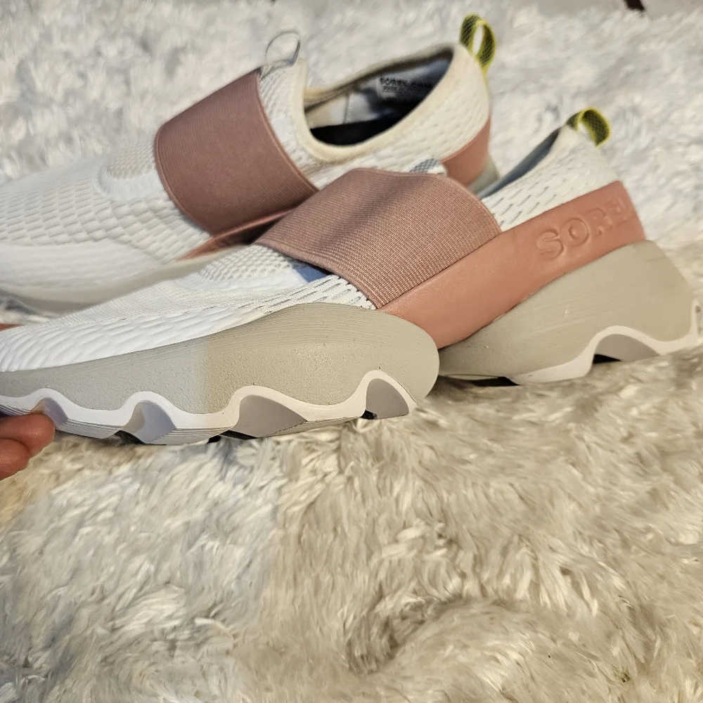 Sorel Kinetic Impact Go Slip On Sneakers White‎ Pink Accent Athleisure